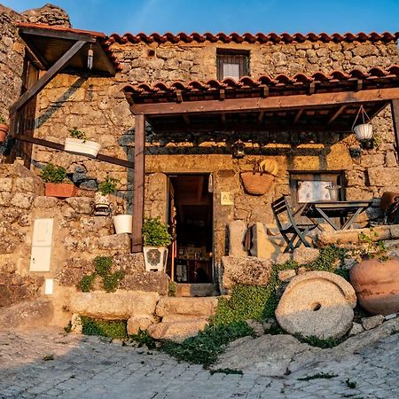 Отель Old House Монсанту Экстерьер фото
